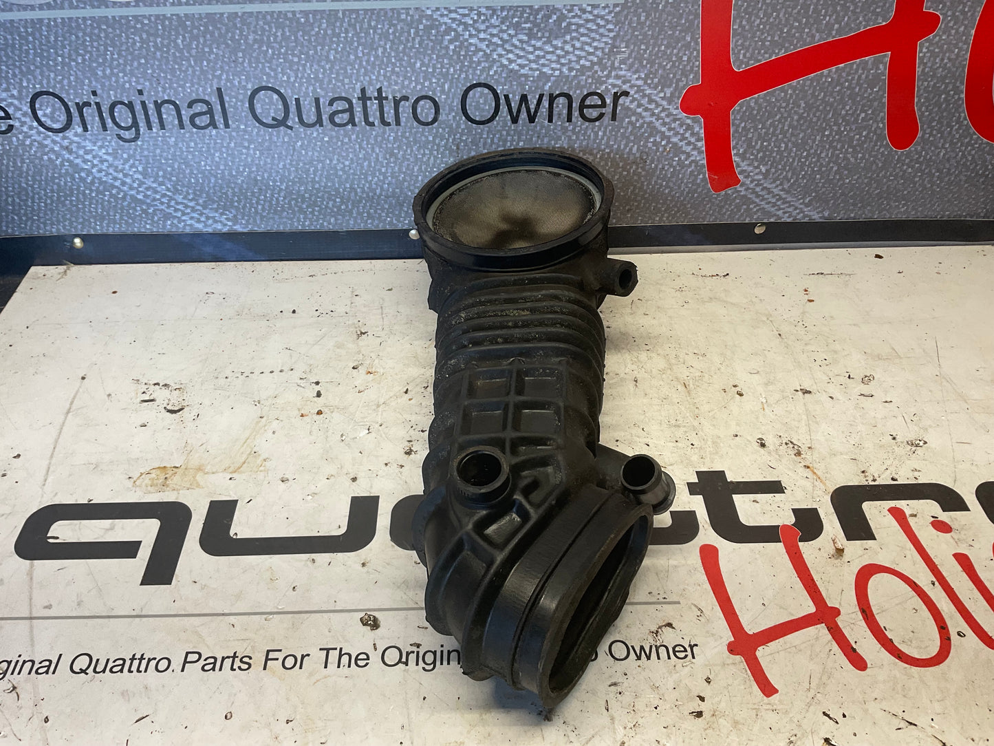 Fuel Distributor Air Intake Boot 034133357H C3 C4 NG