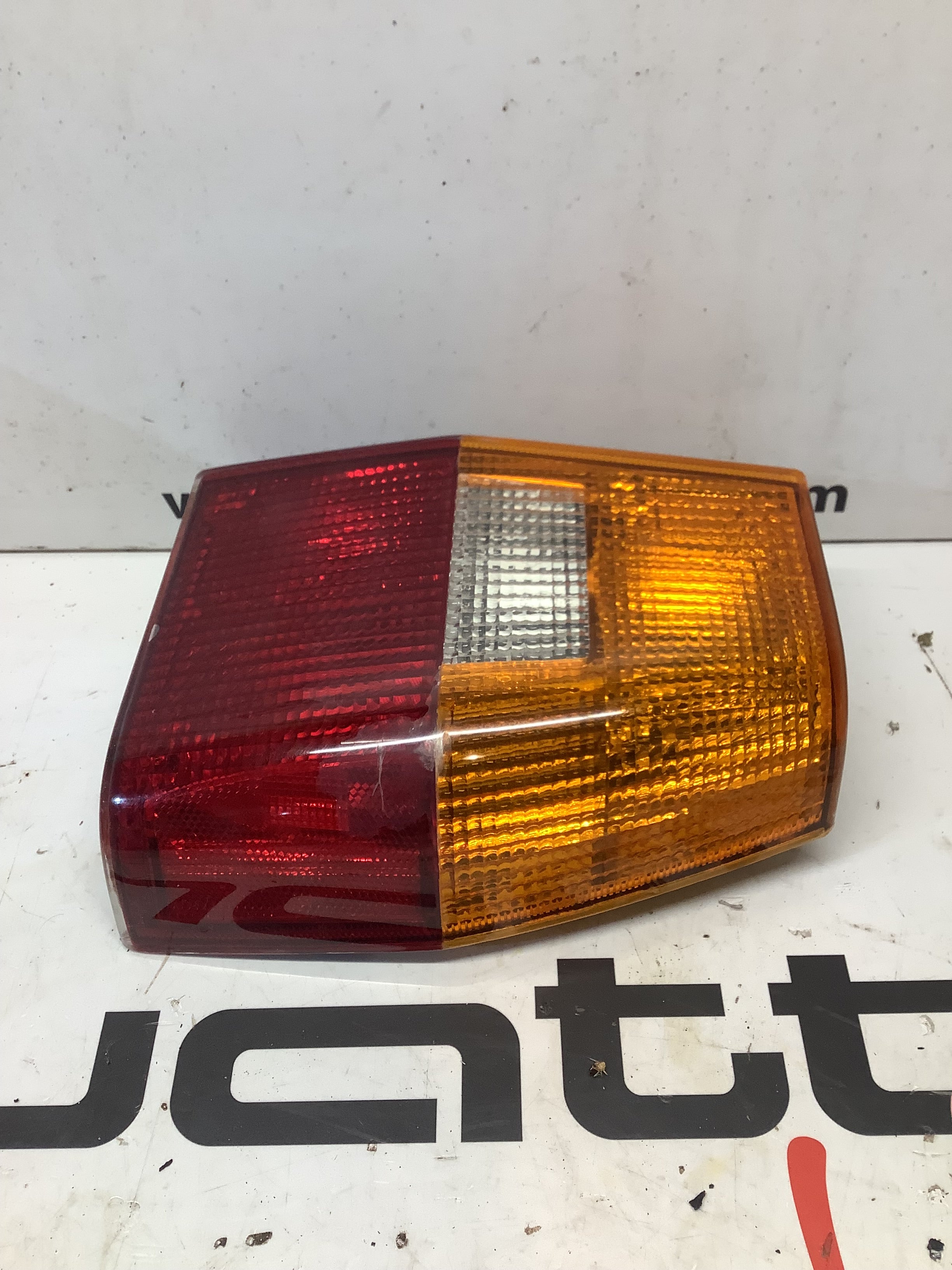 Passenger Taillight 855945218A – Quattroholics