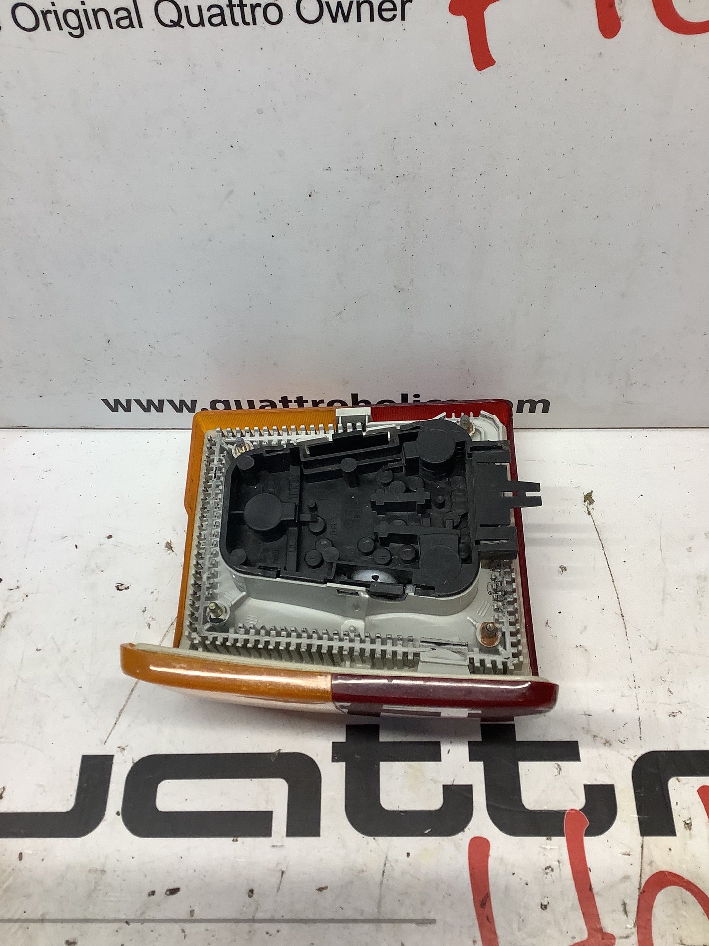 Passenger Taillight Right 445945218A