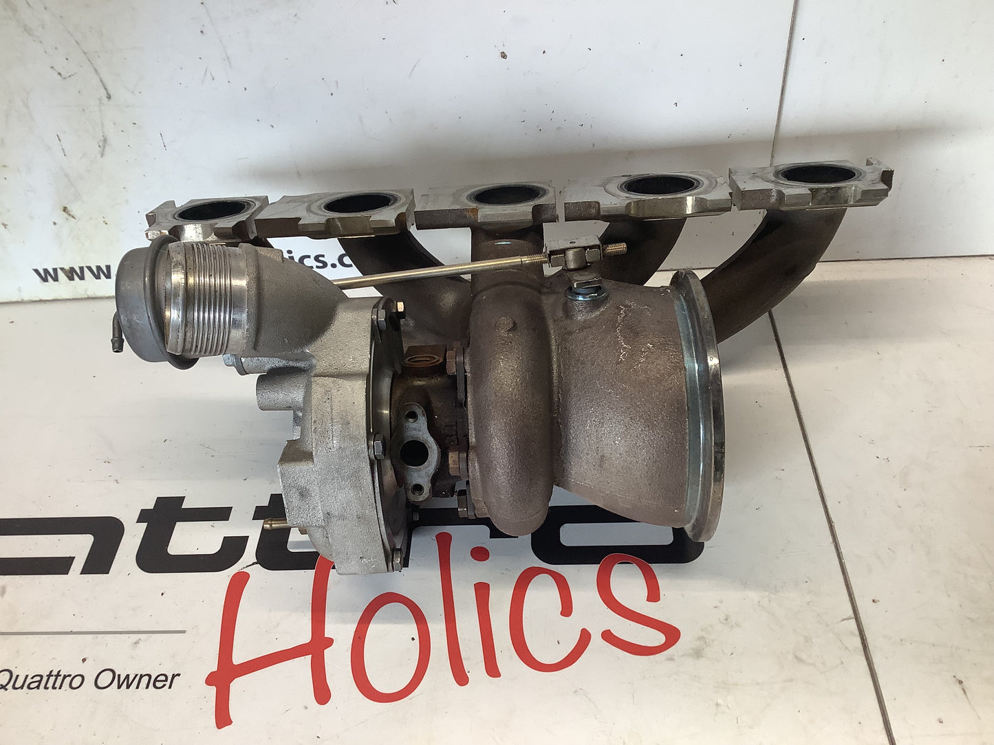 Turbo with Exhaust Manifold 07K145701B RS3 TTRS