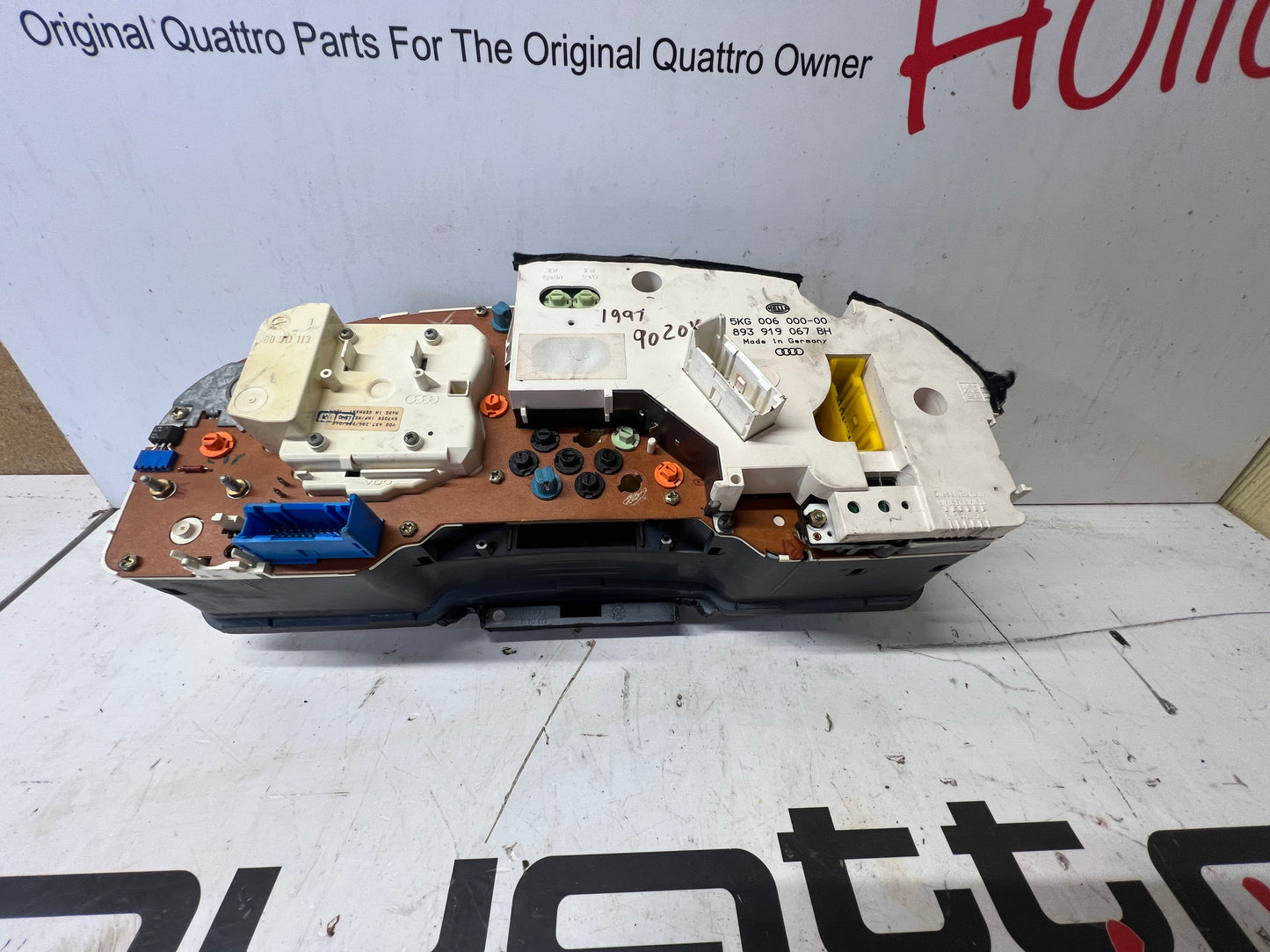 Speedometer / Gauge Cluster 893919035 B3