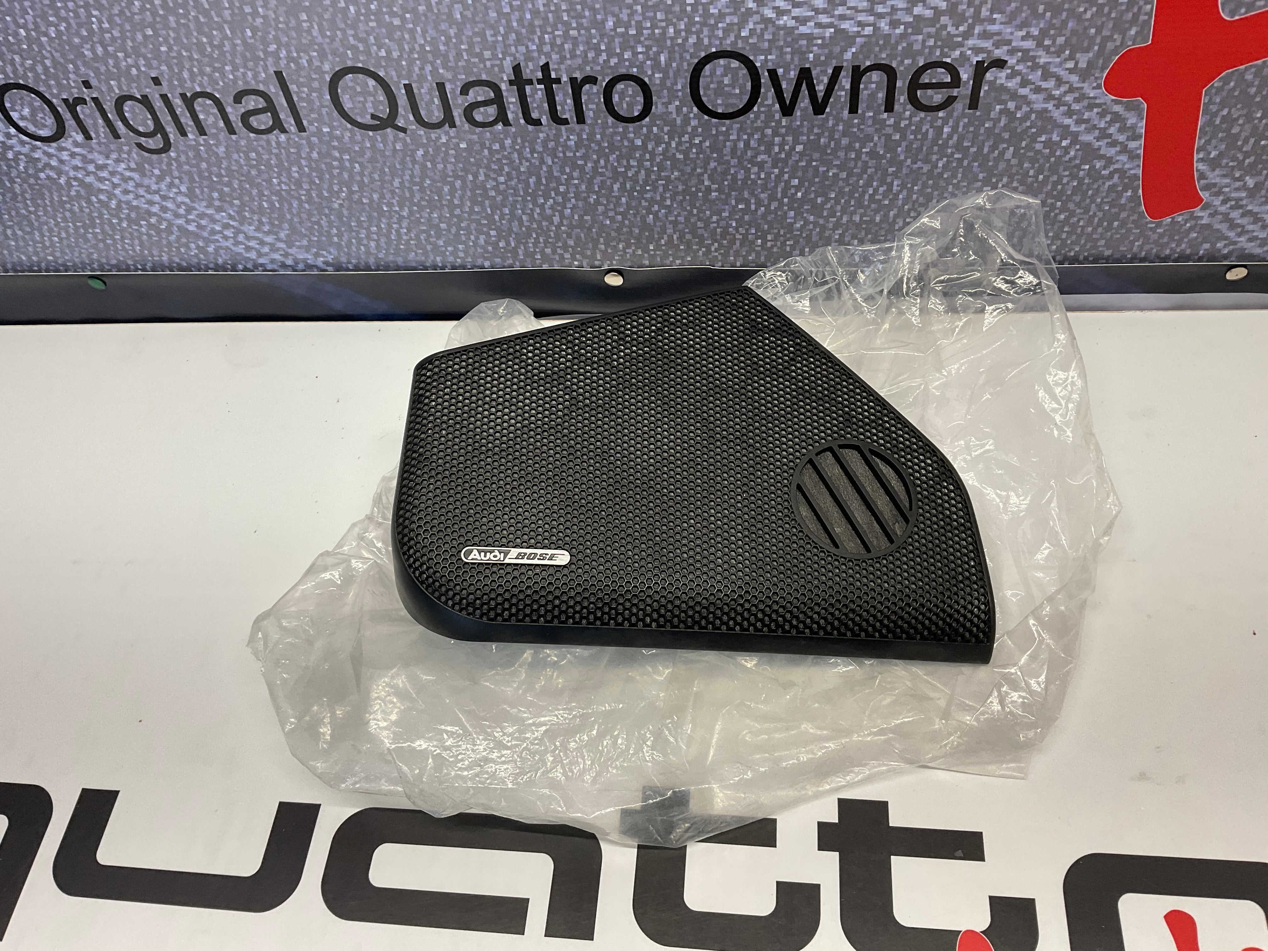 Passenger Door Speaker Grille Bose 441035406A V7A NOS – Quattroholics