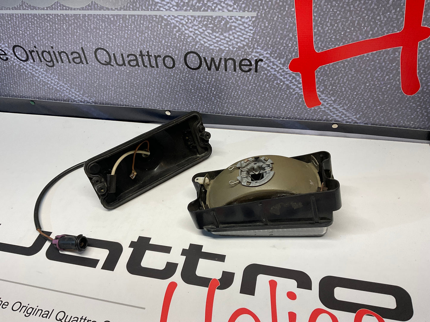 Passenger Fog Light Right 437941724A European Only Hella