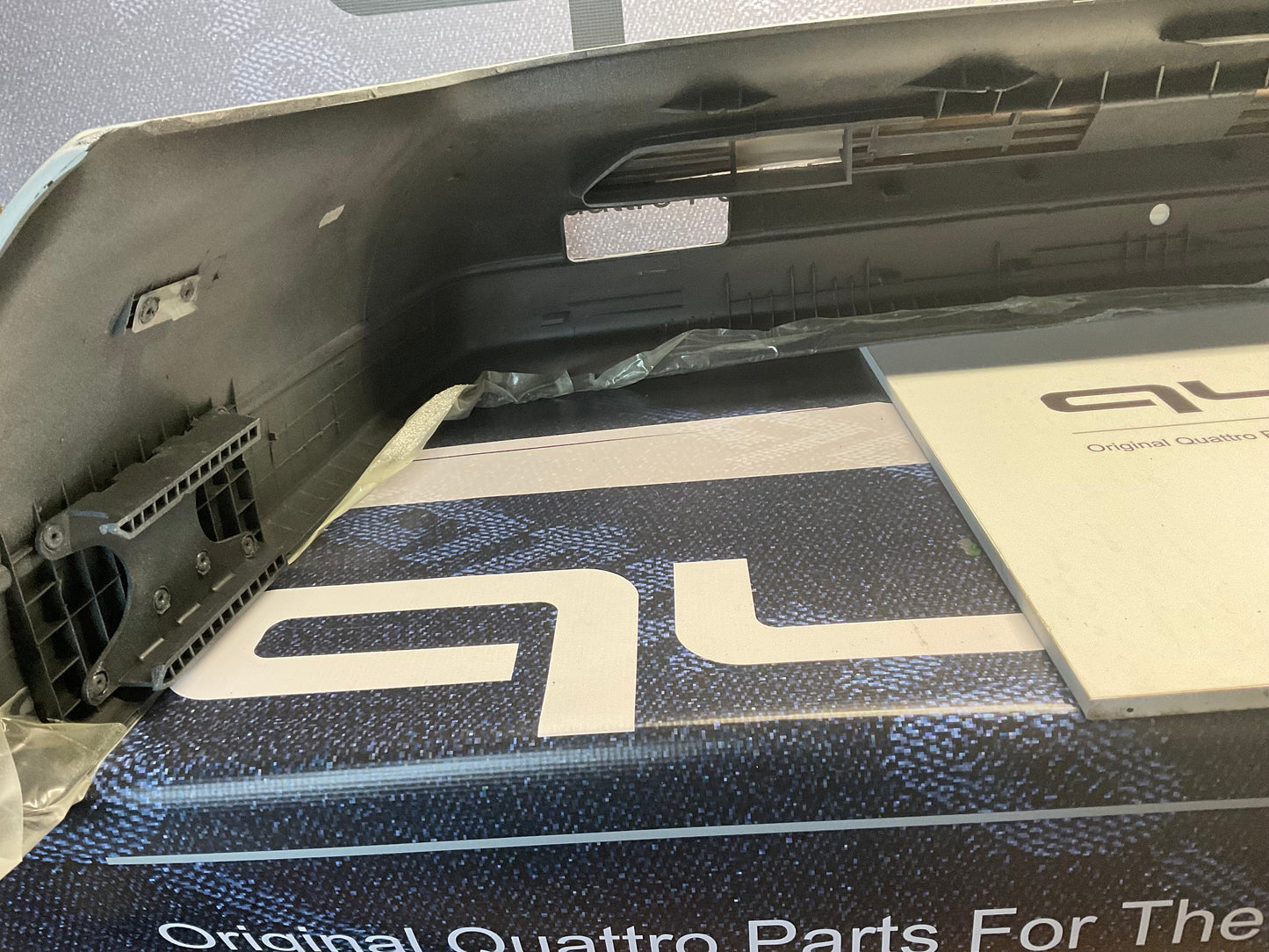 Front Bumper Cover 443807305E GRU 200 20V  NOS