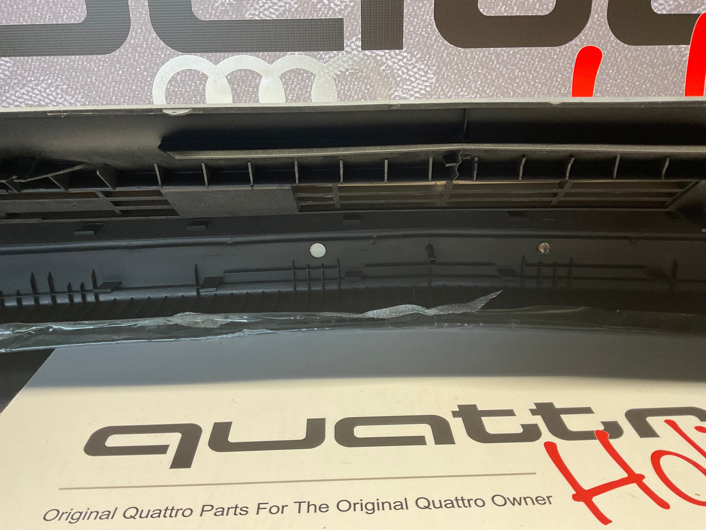 Front Bumper Cover 443807305E GRU 200 20V  NOS