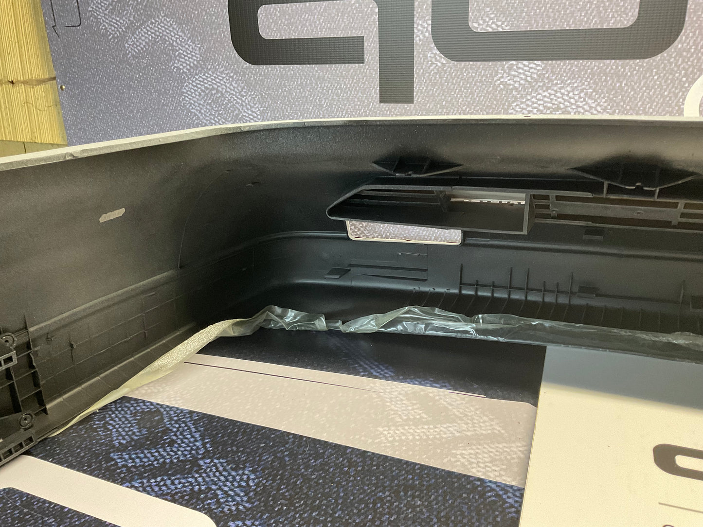 Front Bumper Cover 443807305E GRU 200 20V  NOS