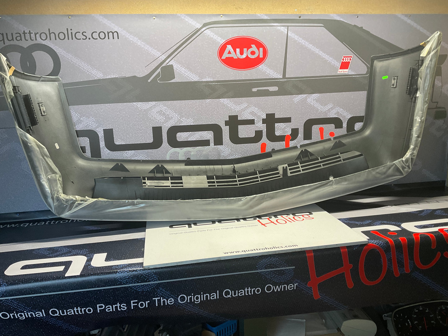 Front Bumper Cover 443807305E GRU 200 20V  NOS