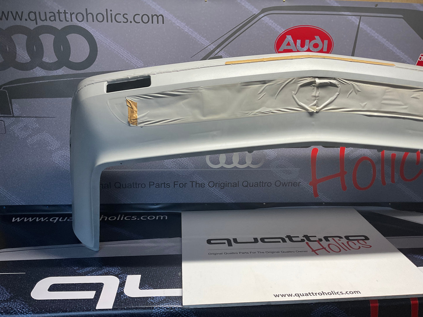 Front Bumper Cover 443807305E GRU 200 20V  NOS