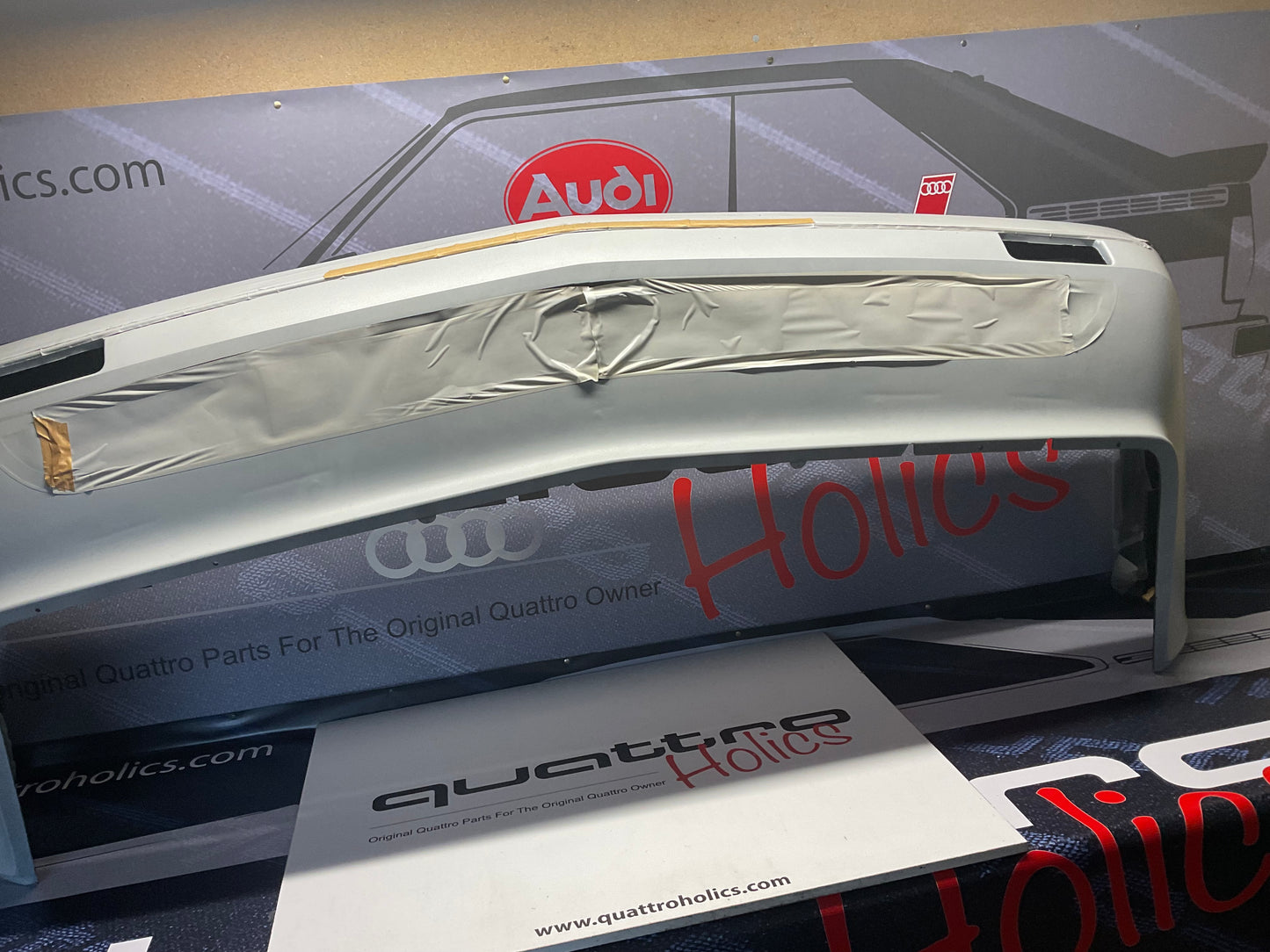 Front Bumper Cover 443807305E GRU 200 20V  NOS