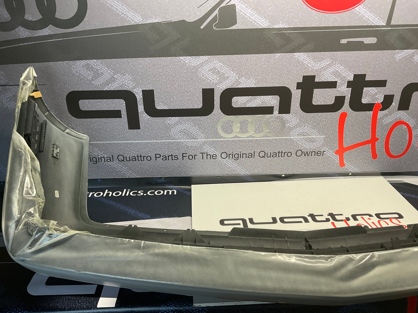 Front Bumper Cover 443807305E GRU 200 20V  NOS