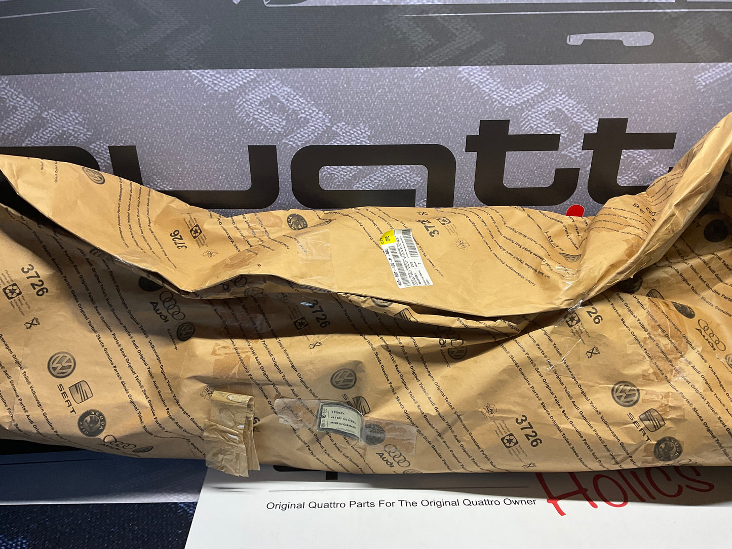 Front Bumper Cover 443807305E GRU 200 20V  NOS