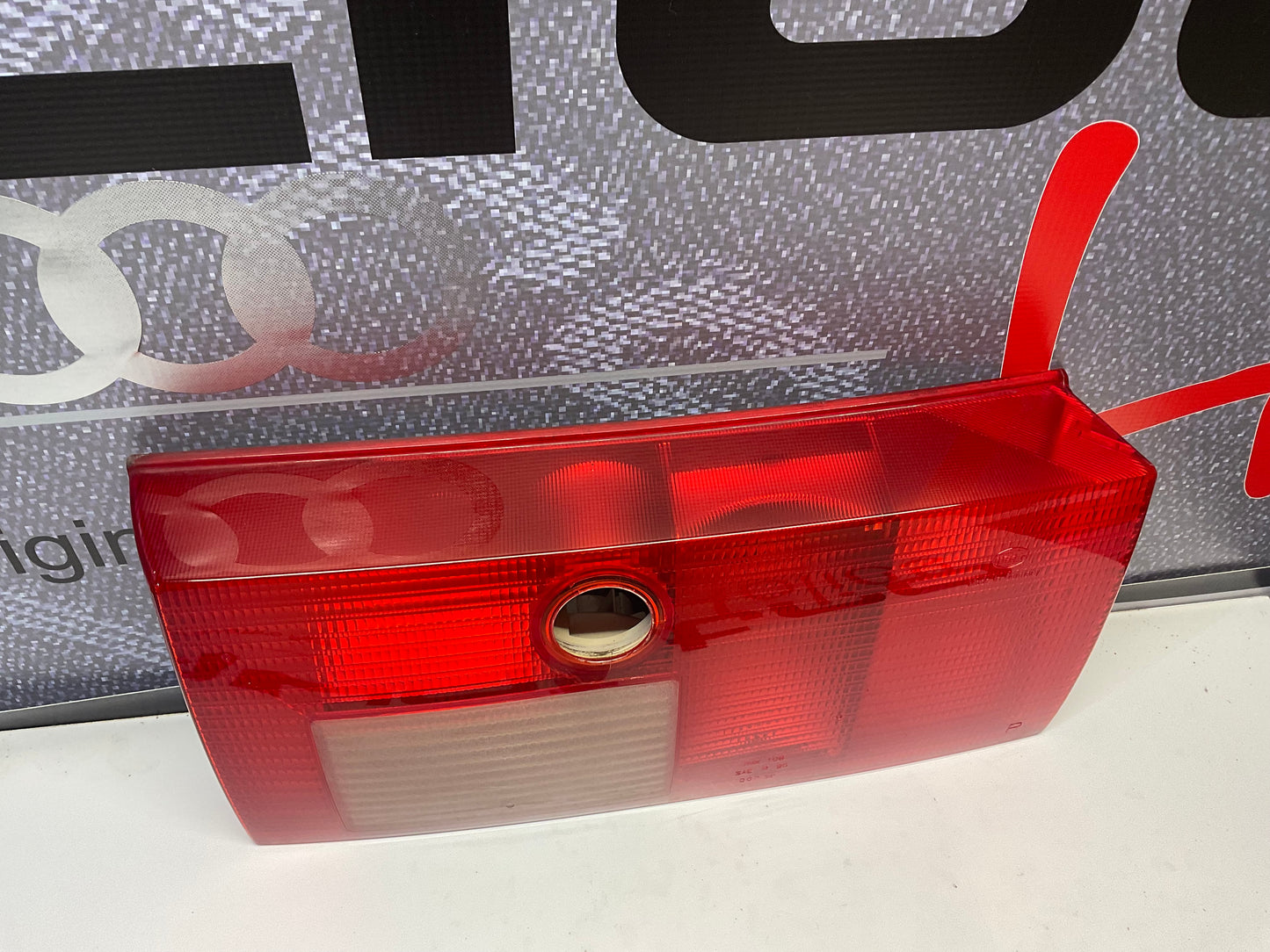 Tail Light Center Panel Passenger 4A0945094