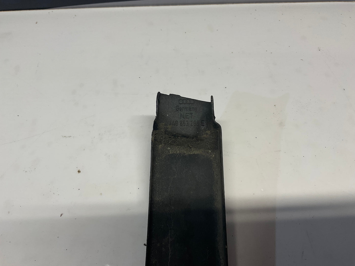 Passenger Headlight/Bumper Trim Right 4A0853208