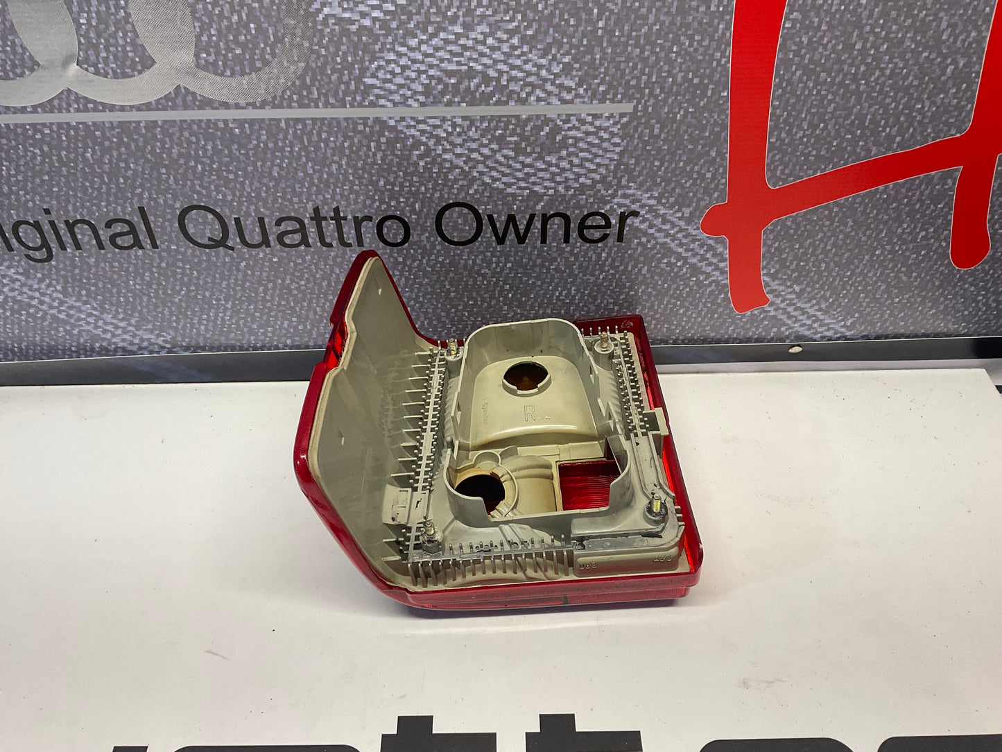 Passenger Taillight Right 441945096C