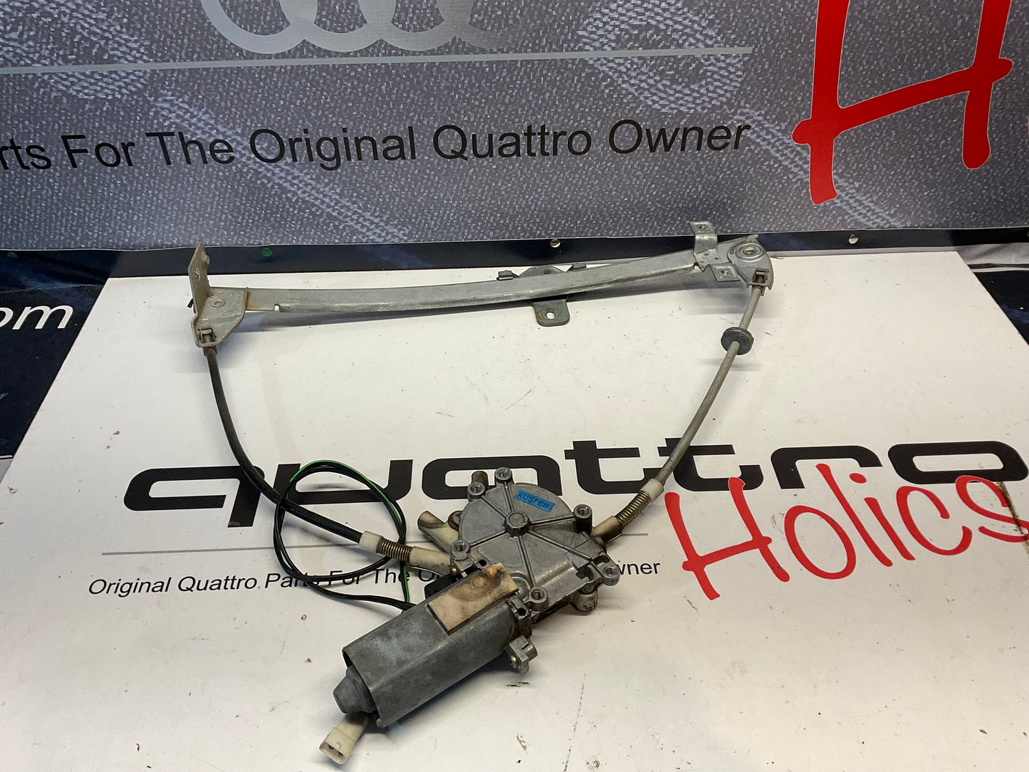 Driver Front Power Window Regulator Left 813837397A B2