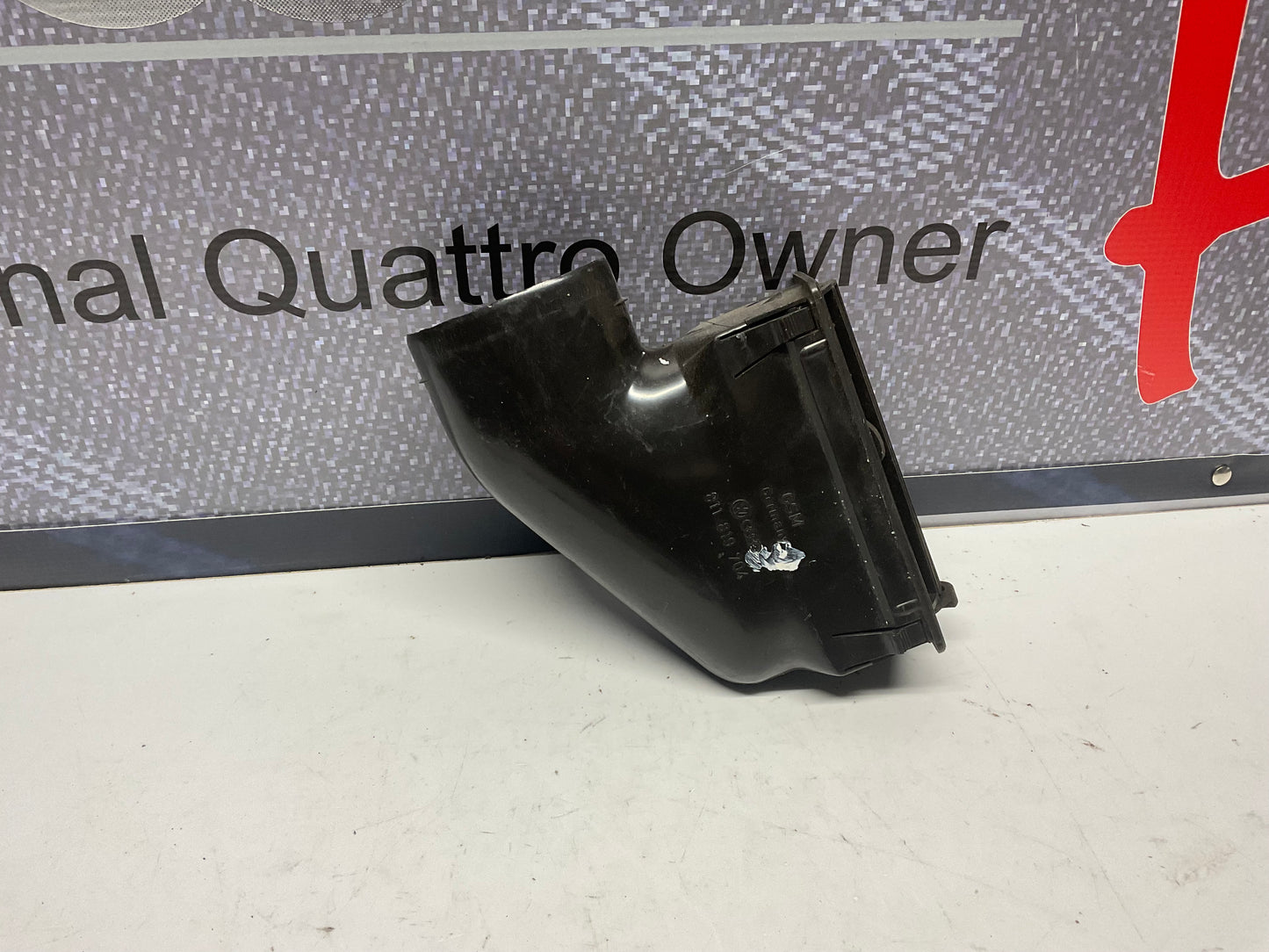 Dash Air Vent Right 811819704 B2 Brown