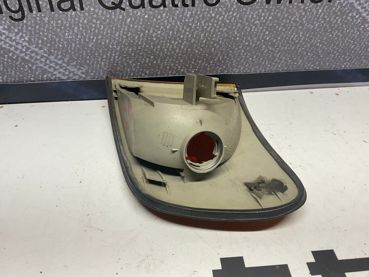 Passenger Front Corner Right 4A0953050C Hella C4 S4