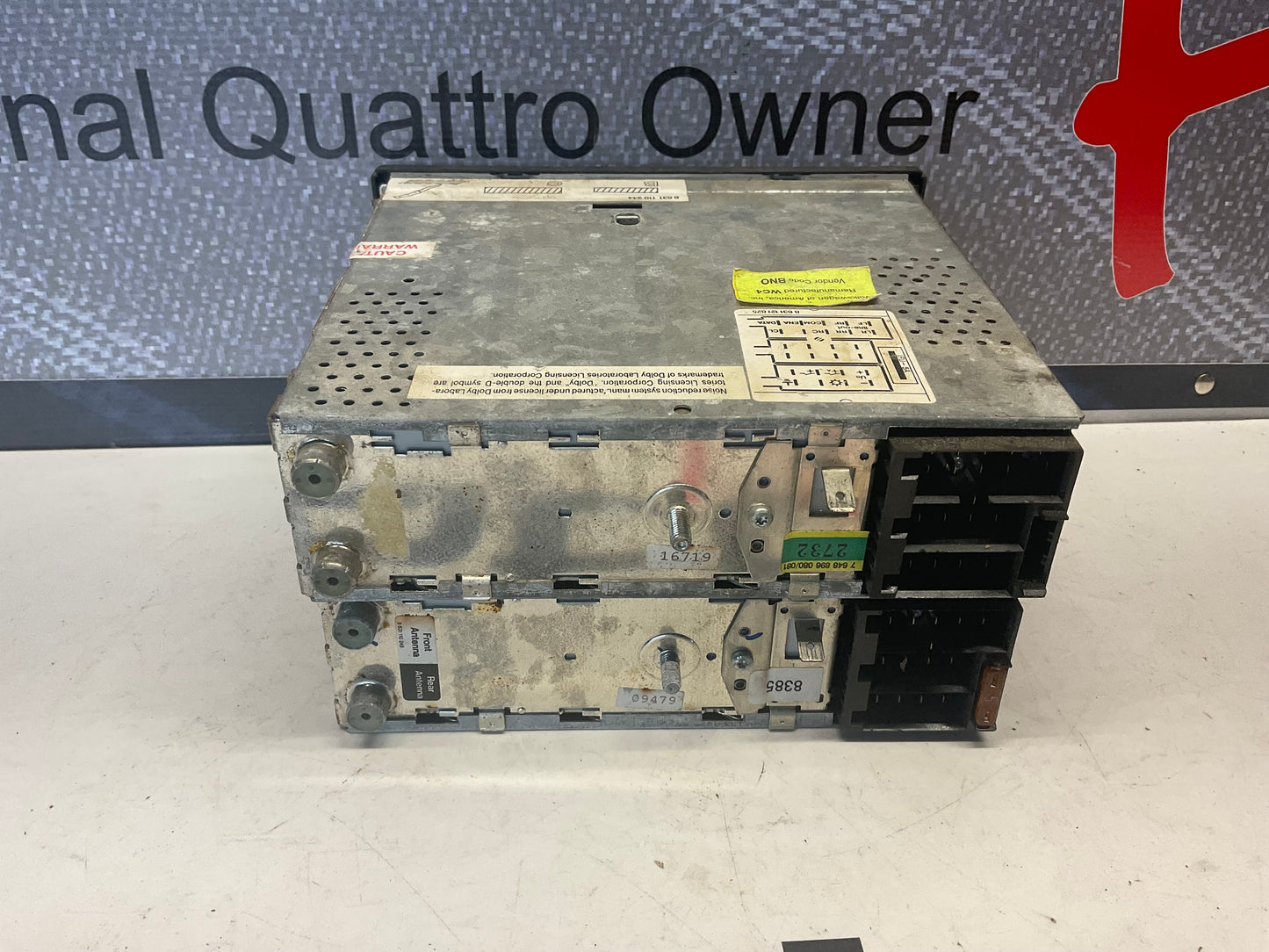 Car Stereo Cassette Radio Receiver 893035093A B3