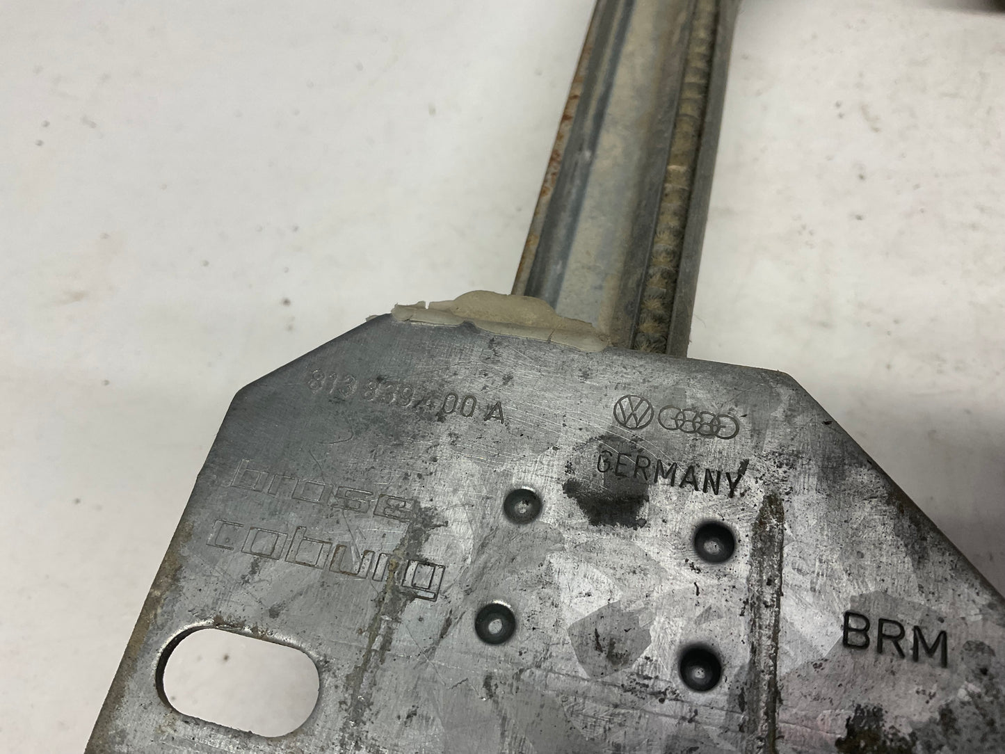 Passenger Rear Manual Window Regulator Right 813839400A B2