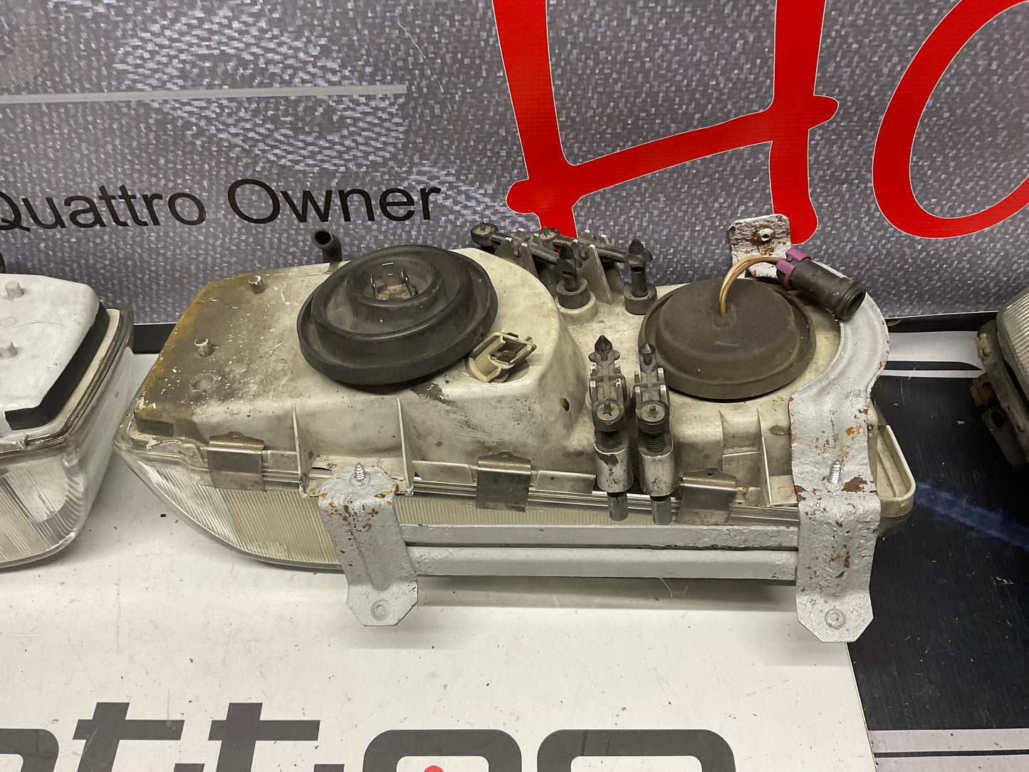 European Headlight Set/Brackets Sloped 855941029 / 855941030 B2