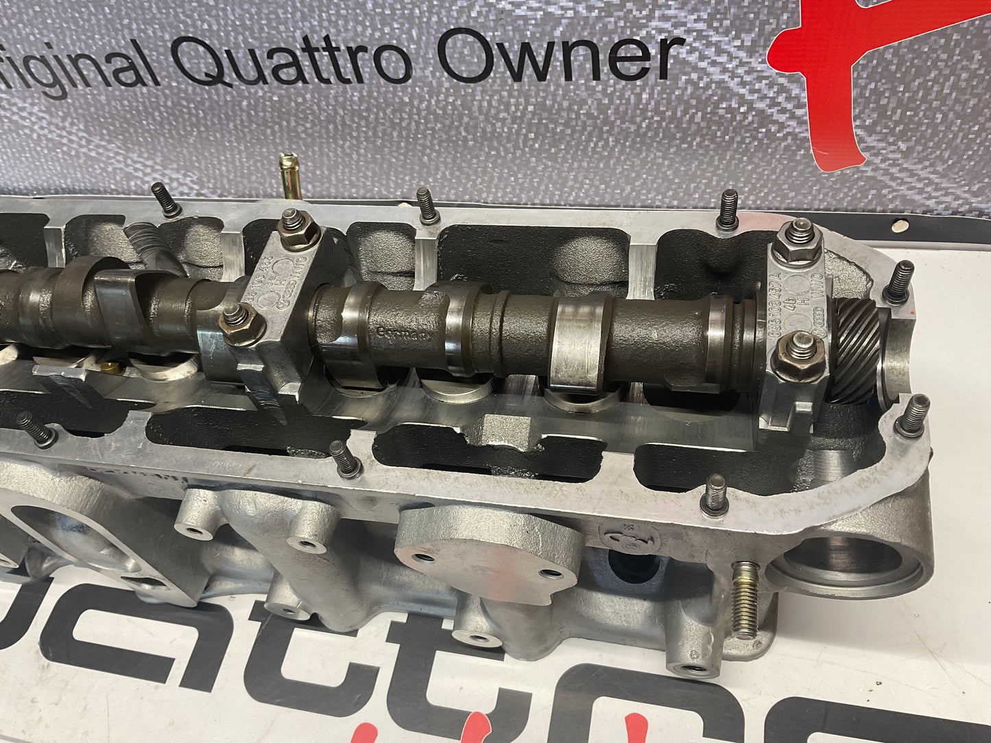 Cylinder Head Complete with Cam  10V  NOS  034103373  MC