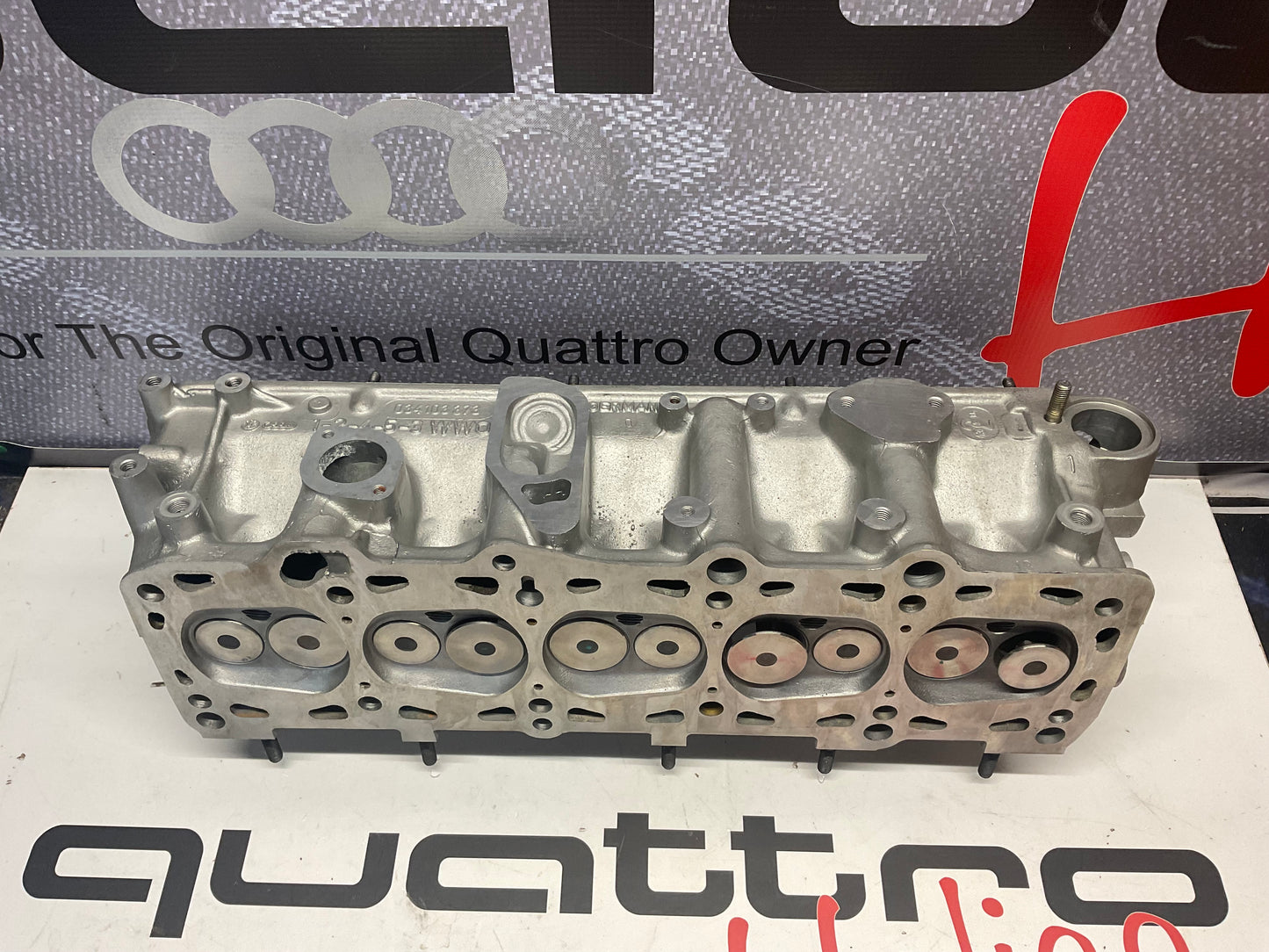 Cylinder Head Complete with Cam  10V  NOS  034103373  MC