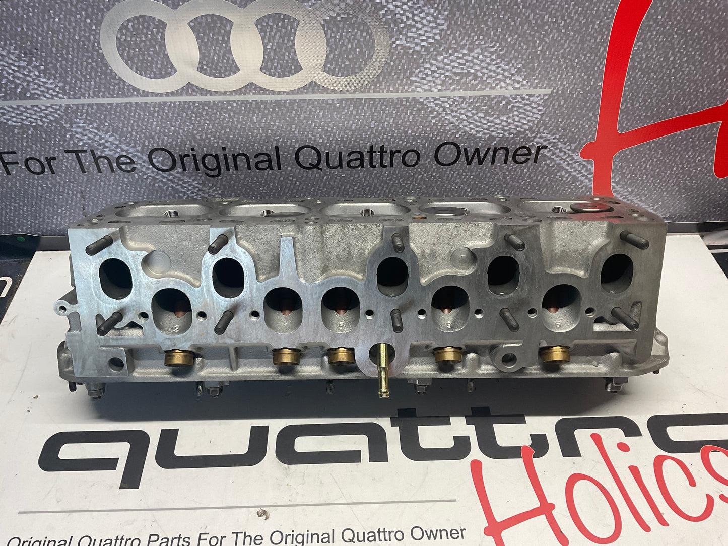 Cylinder Head Complete with Cam  10V  NOS  034103373  MC