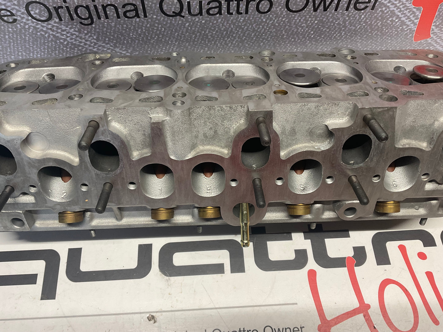 Cylinder Head Complete with Cam  10V  NOS  034103373  MC