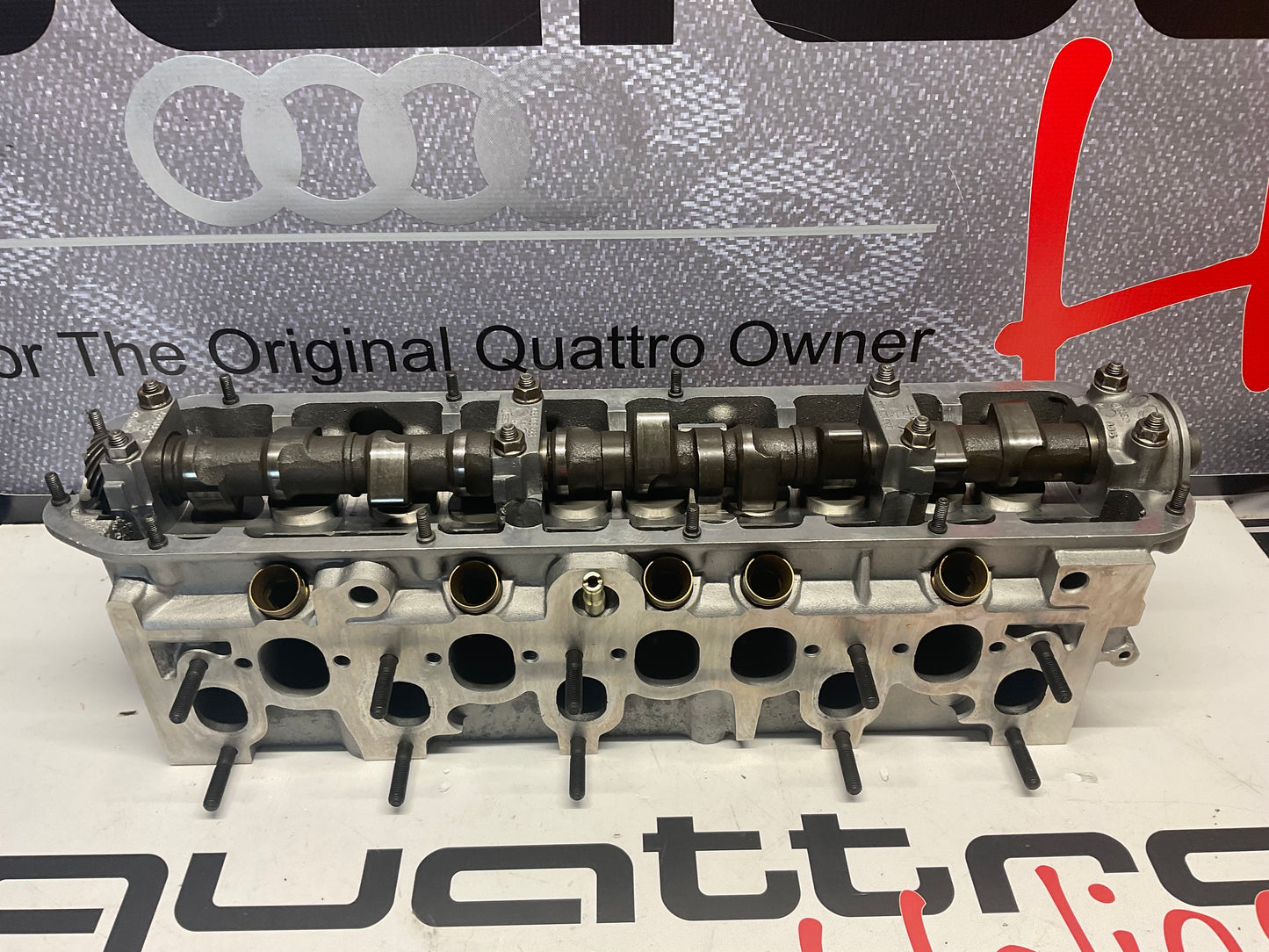 Cylinder Head Complete with Cam  10V  NOS  034103373  MC