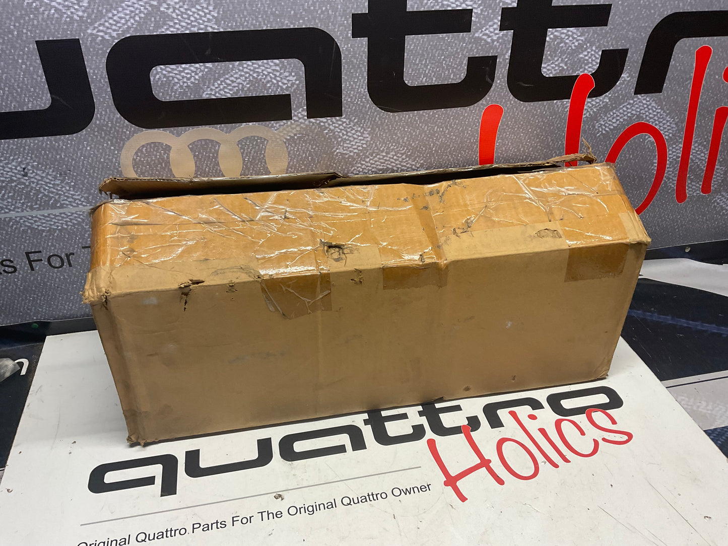 Cylinder Head Complete with Cam  10V  NOS  034103373  MC