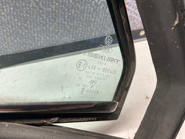 Passenger Door Wing Window/Frame Right 813837604  B2