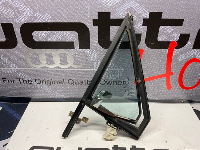 Passenger Door Wing Window/Frame Right 813837604  B2