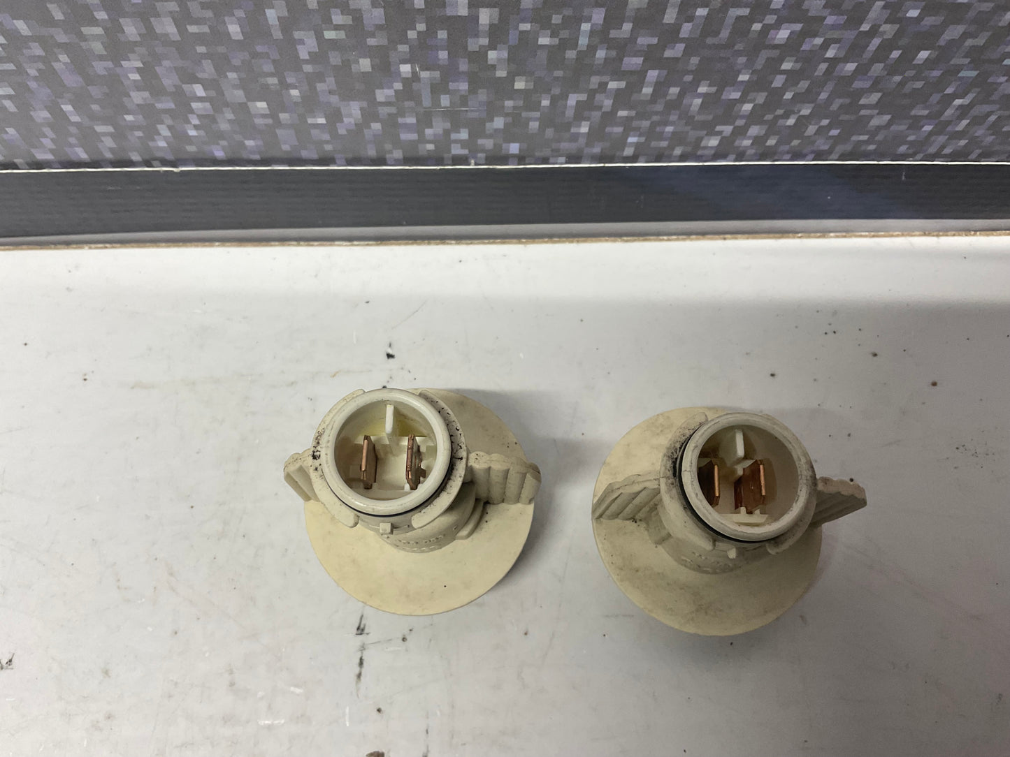 Front Bumper Turn Signal Connector Set 811853053C B2 C3