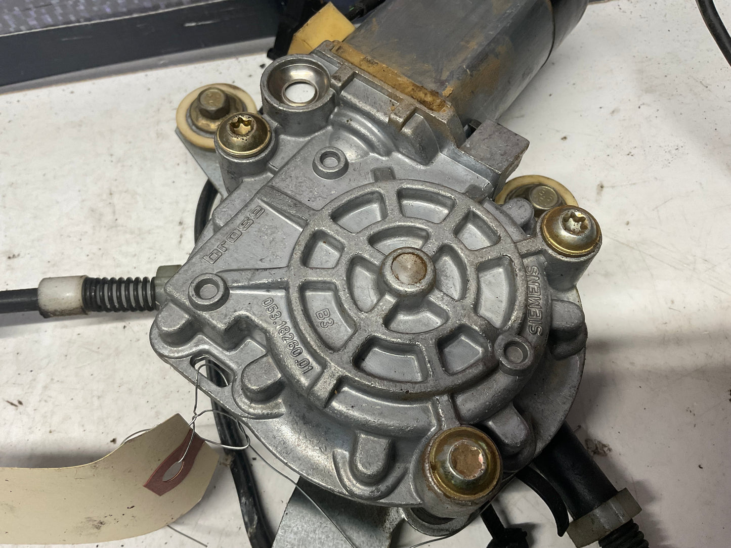 Driver Front Window Regulator Left 4A0837397A C4