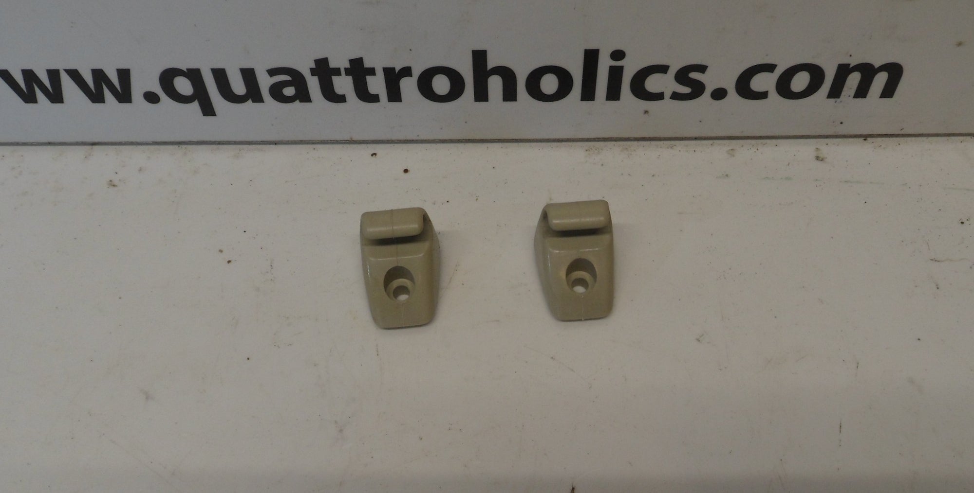 Sun Visor Clips 823857561B B2 – Quattroholics