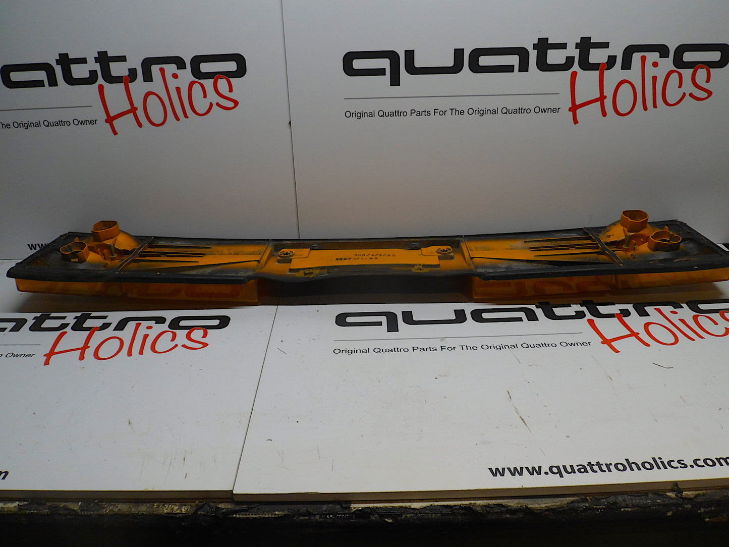 Trunk Center Tail Light Section 811945695C Hella B2