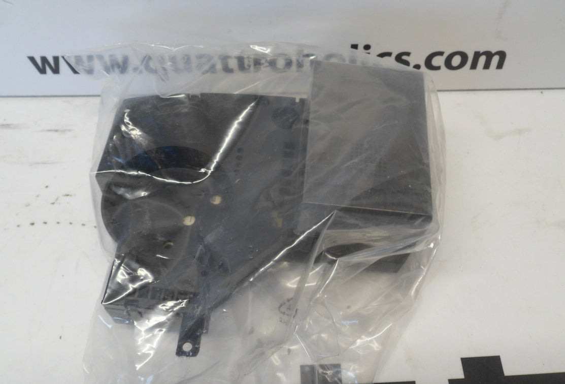 Instrument Cluster Center Screen 893919067 NOS