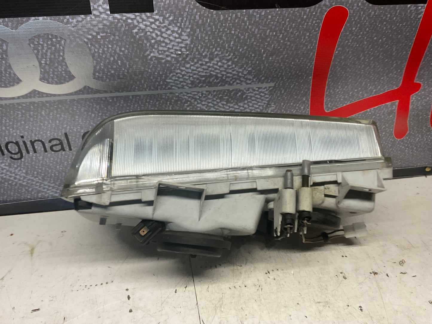 Passenger Headlight European Sloped Right 855941030  CIBIE  B2  URQ