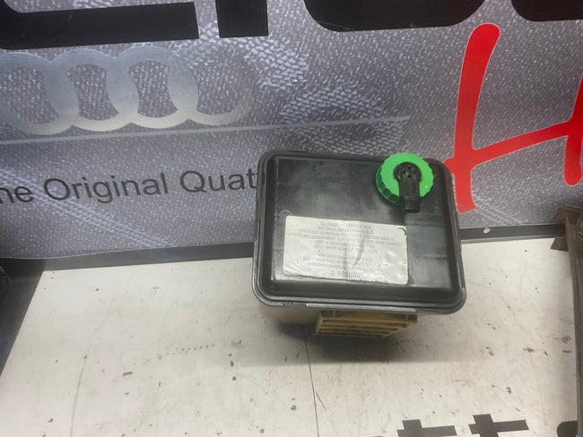 Power Steering Fluid Reservoir 441422373  D1