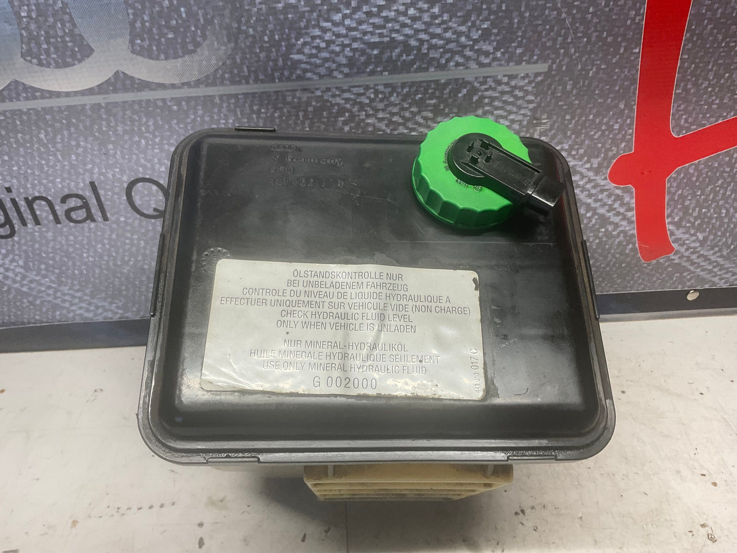 Power Steering Fluid Reservoir 441422373  D1