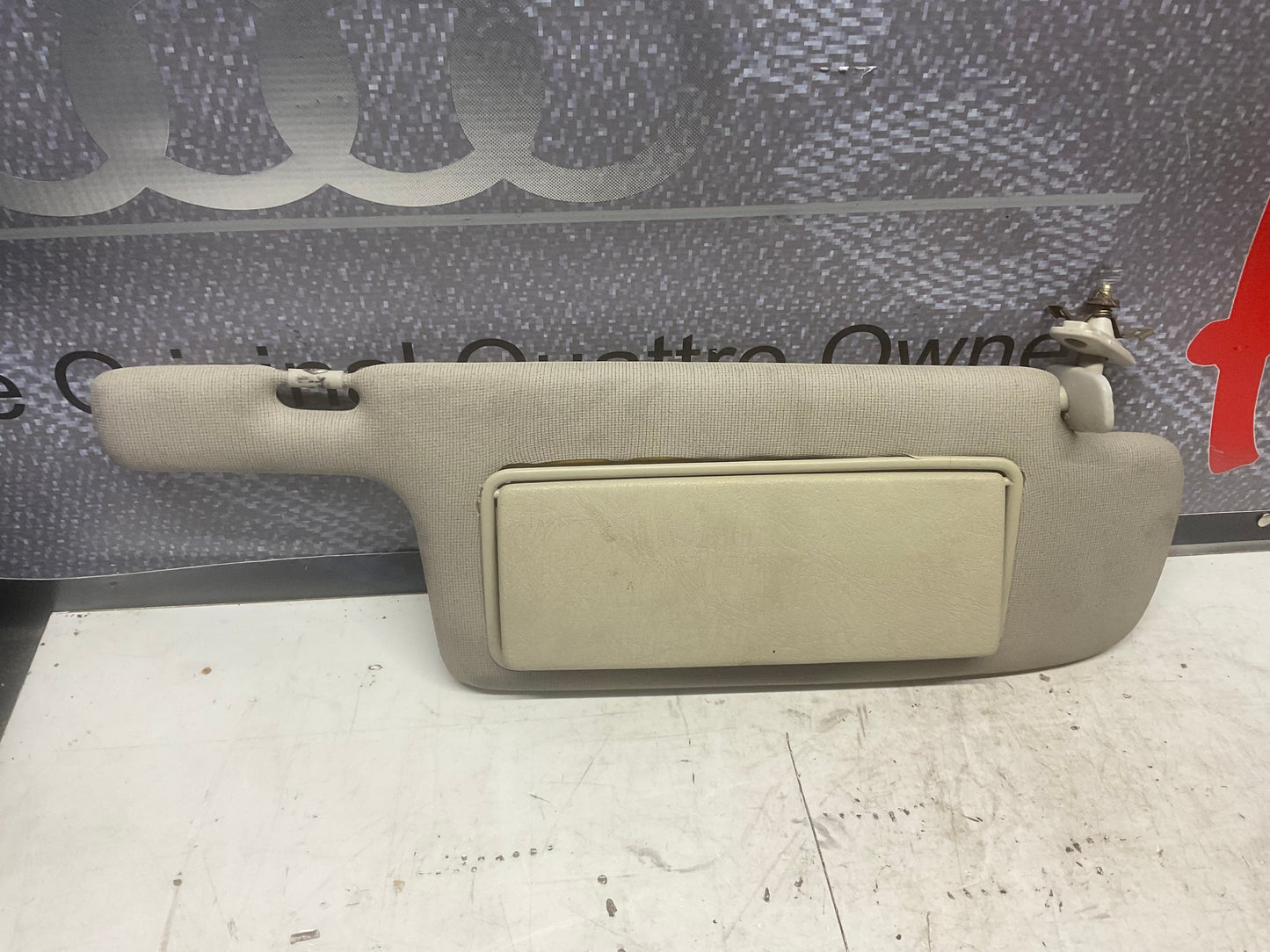 Passenger Sun Visor Right  855857552  B2  Beige  URQ