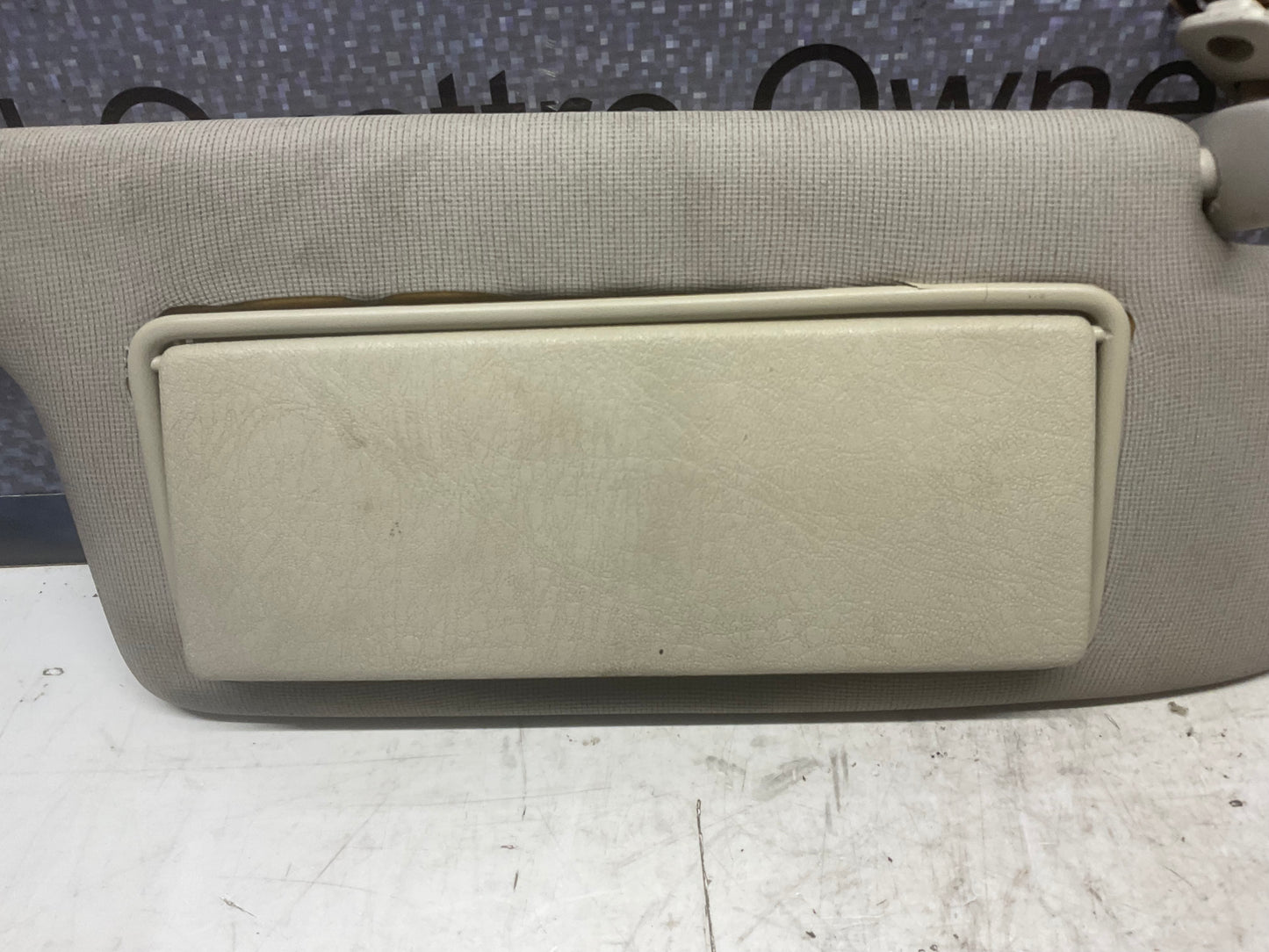 Passenger Sun Visor Right  855857552  B2  Beige  URQ