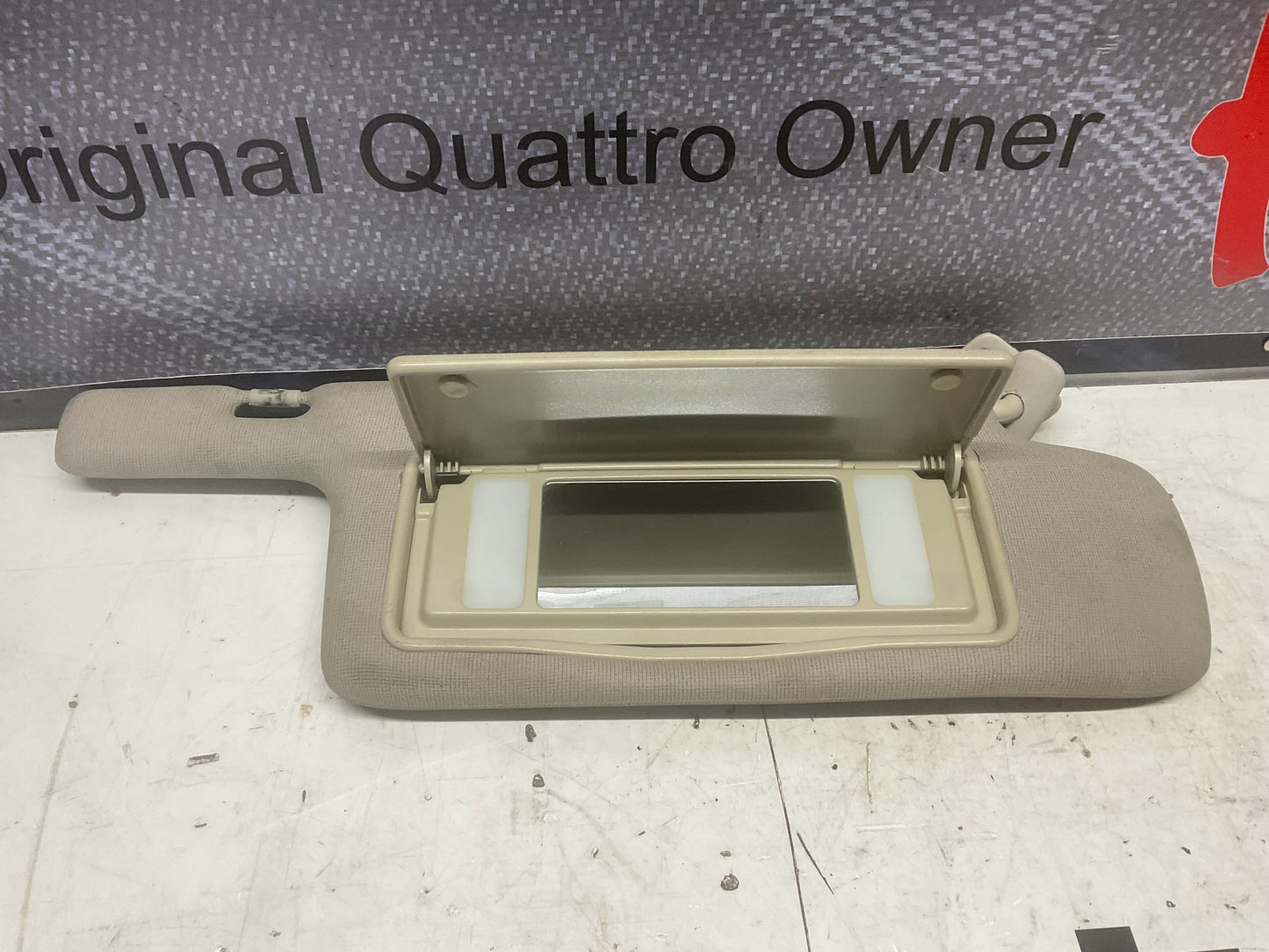 Passenger Sun Visor Right  855857552  B2  Beige  URQ