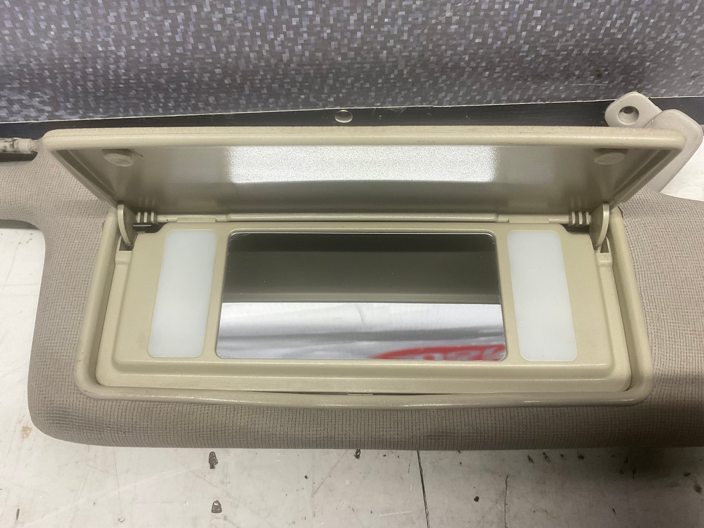Passenger Sun Visor Right  855857552  B2  Beige  URQ