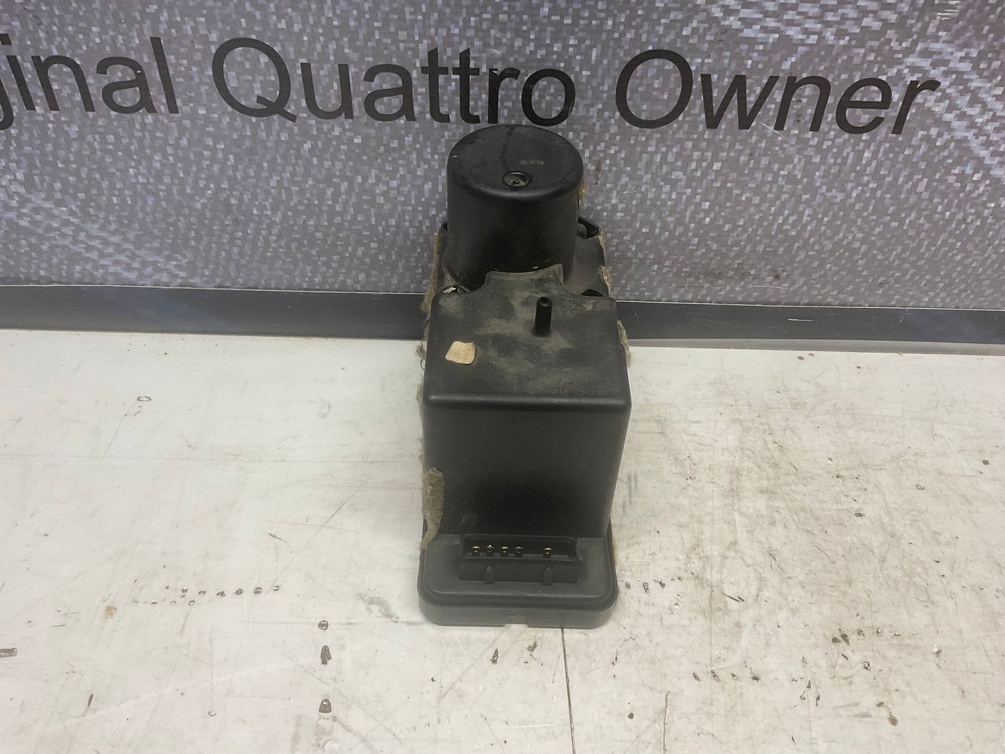 Vacuum Pump Central Locking 443862257D  B3