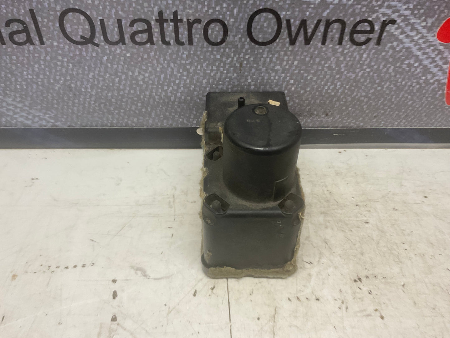 Vacuum Pump Central Locking 443862257D  B3