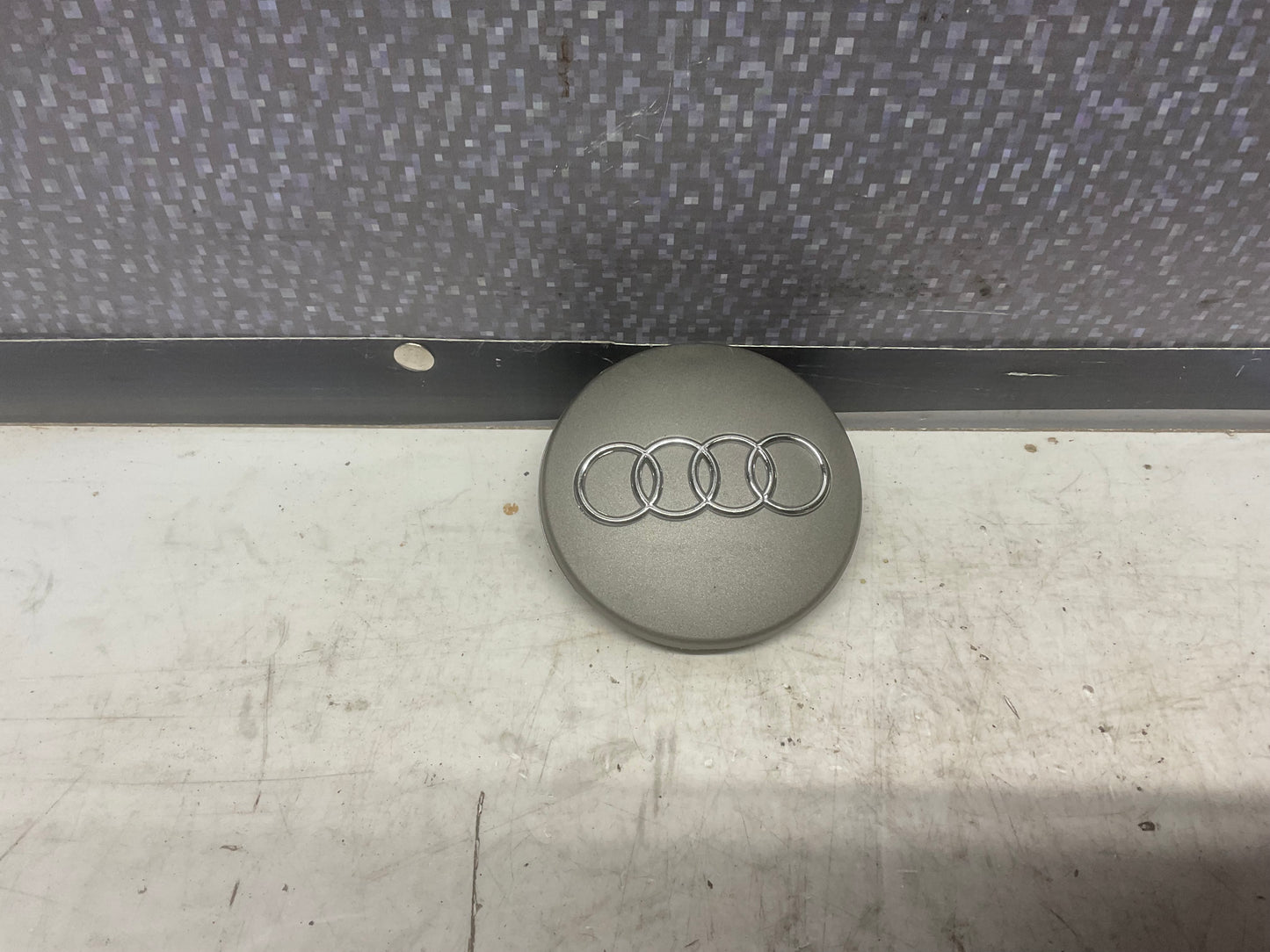 20” Wheel Cap Cover NOS  8D0601170  2007-15
