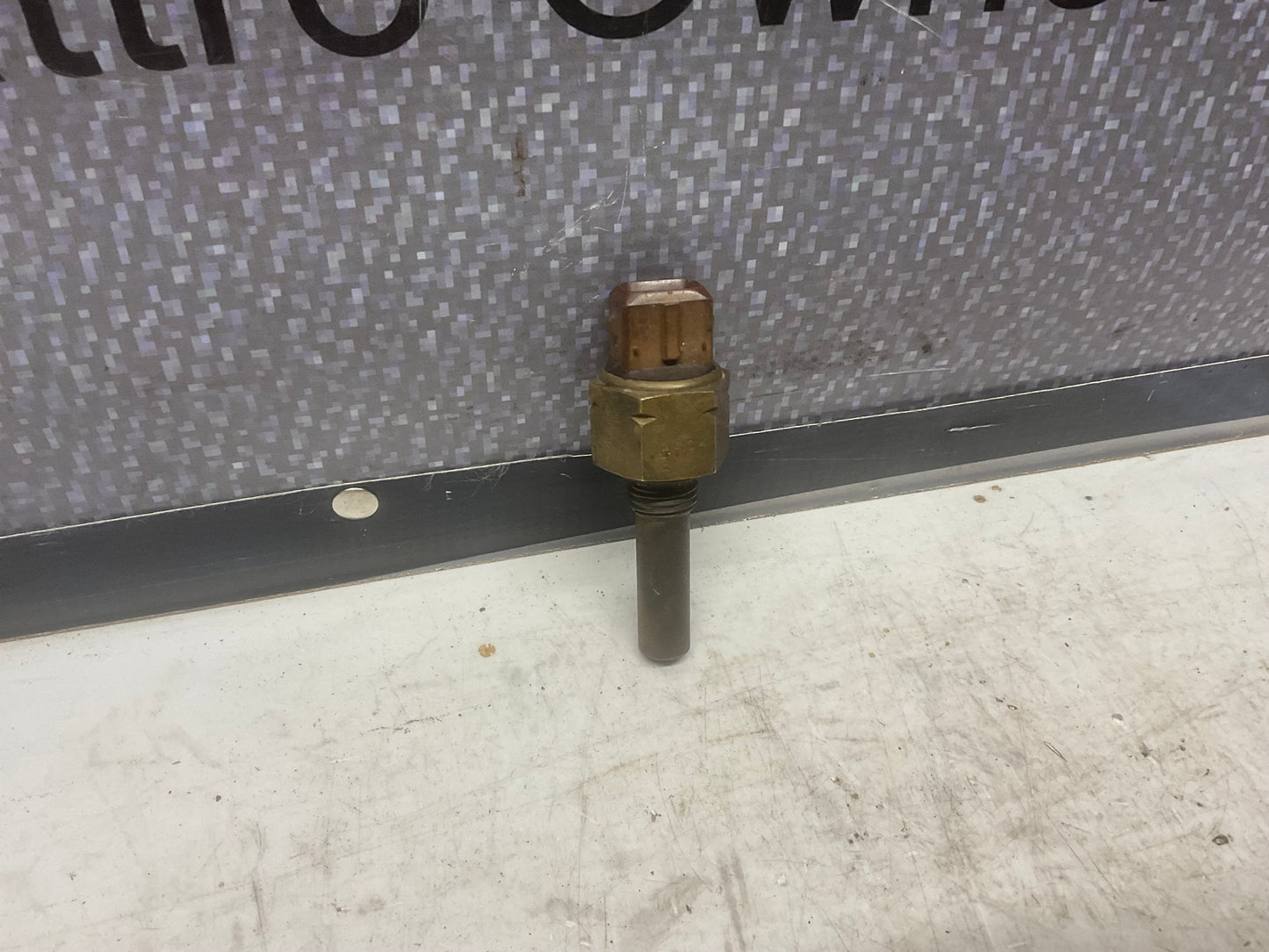 Engine Coolant Temperature Sender  034906163  B2  C3  C4