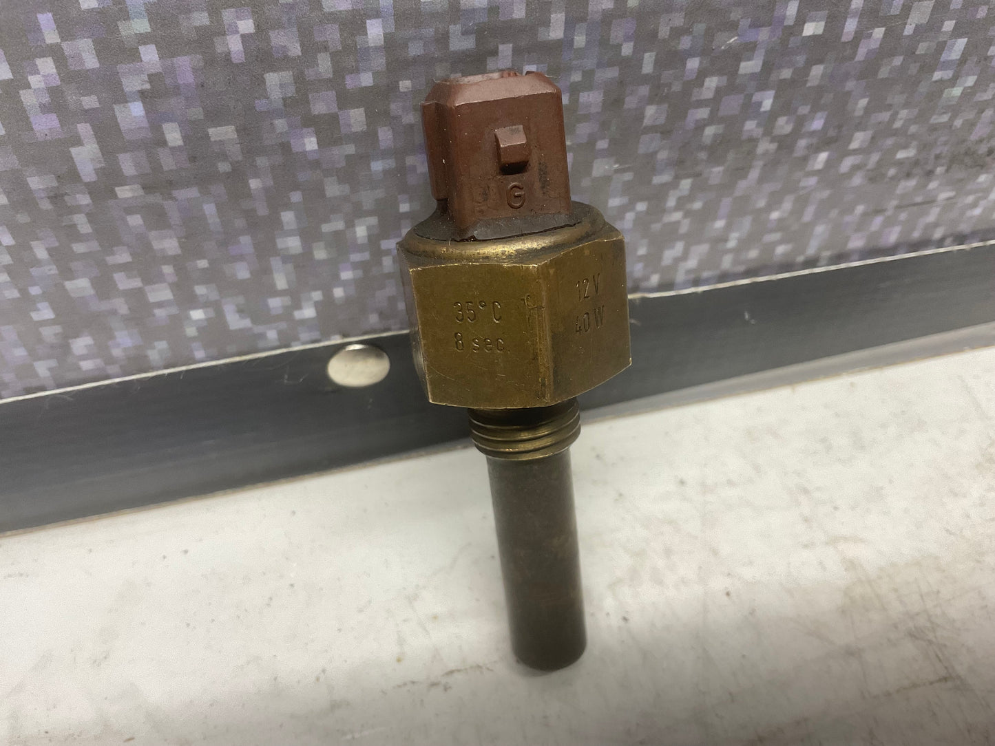 Engine Coolant Temperature Sender  043906163A  B2  C3