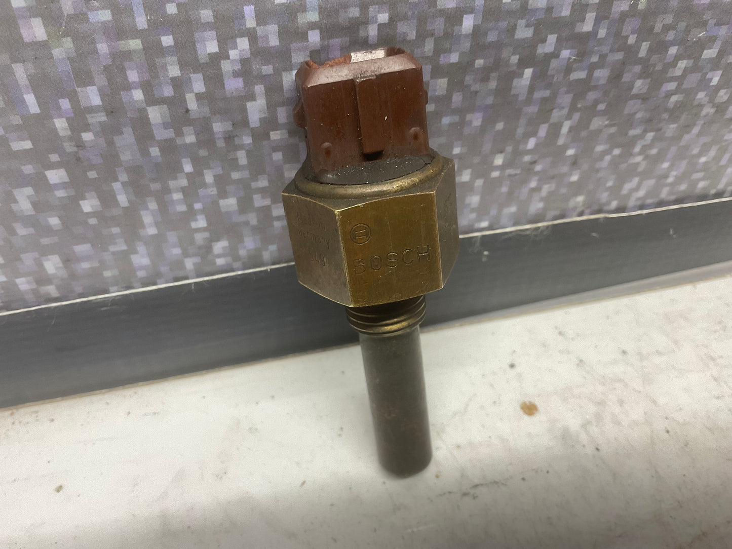 Engine Coolant Temperature Sender  043906163A  B2  C3